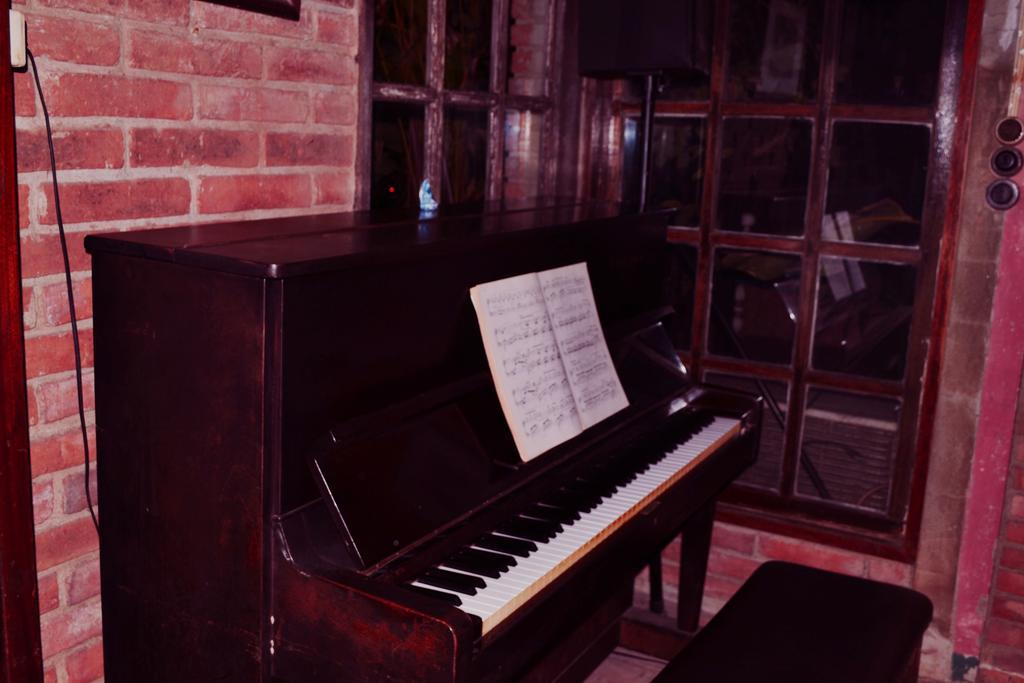 Brickhouse Ayutthaya Guesthouse Est 1986 Zewnętrze zdjęcie