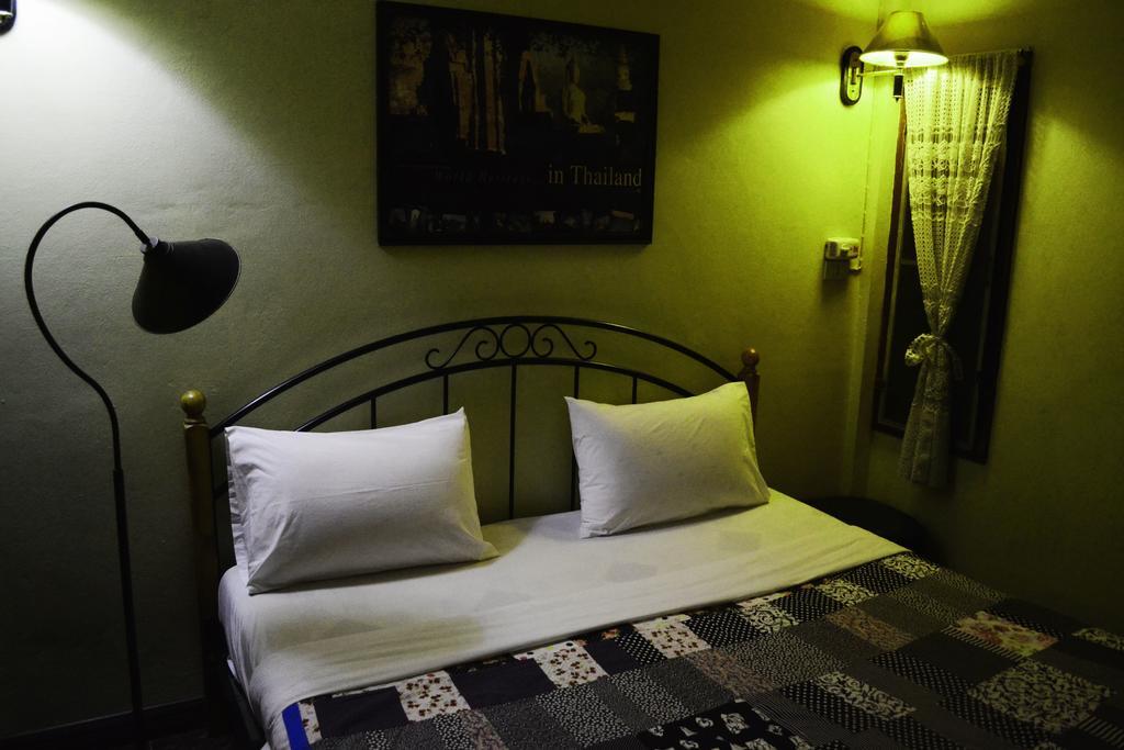 Brickhouse Ayutthaya Guesthouse Est 1986 Zewnętrze zdjęcie