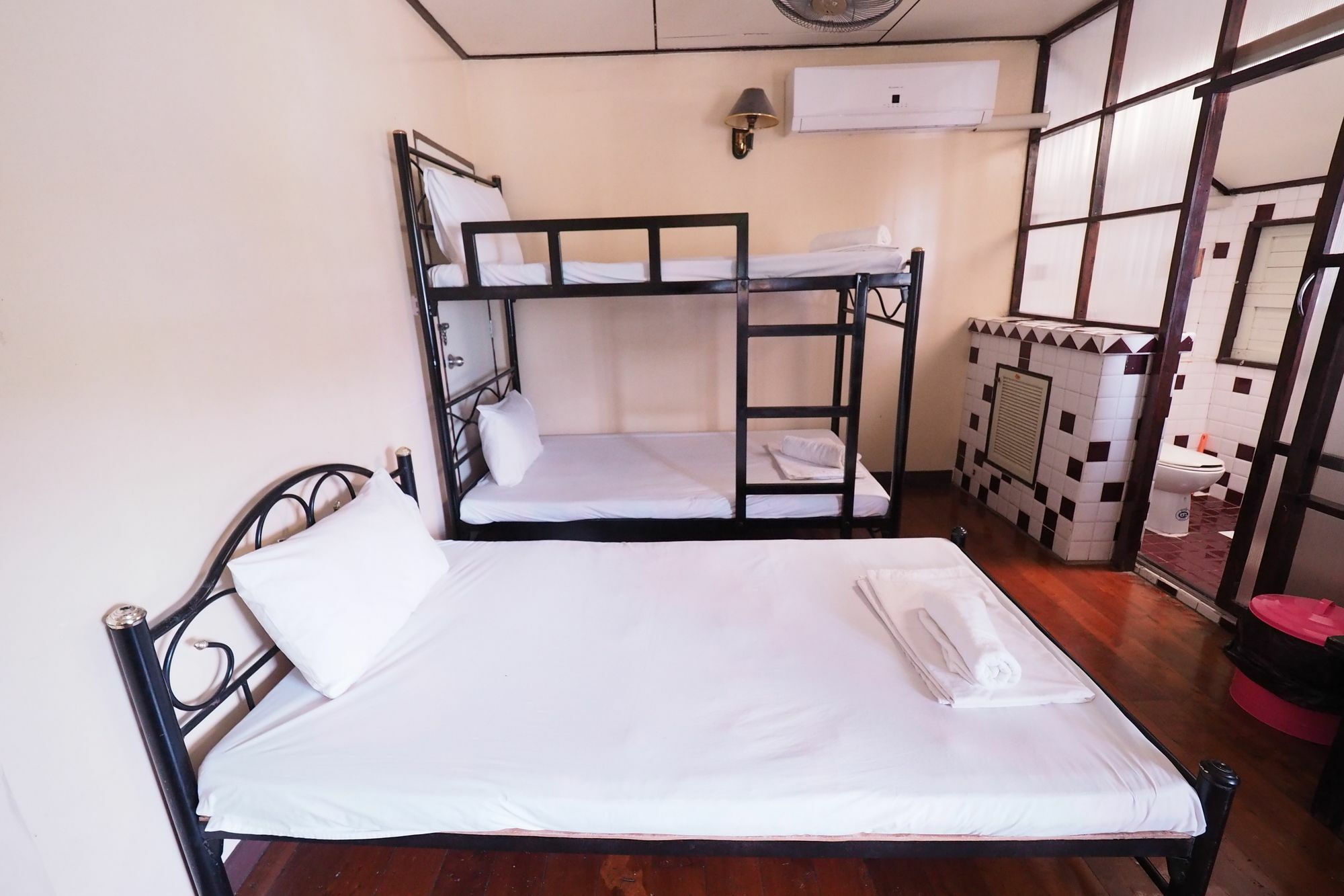 Brickhouse Ayutthaya Guesthouse Est 1986 Zewnętrze zdjęcie