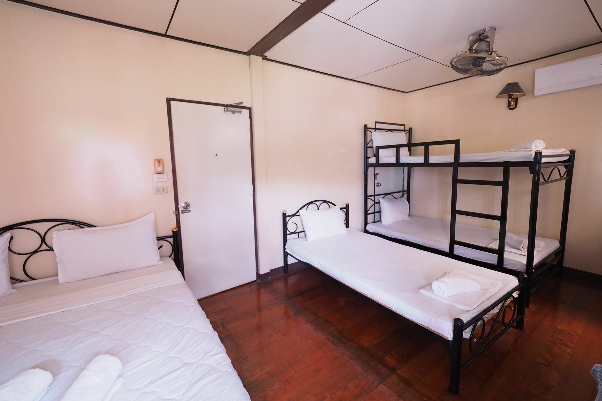 Brickhouse Ayutthaya Guesthouse Est 1986 Zewnętrze zdjęcie