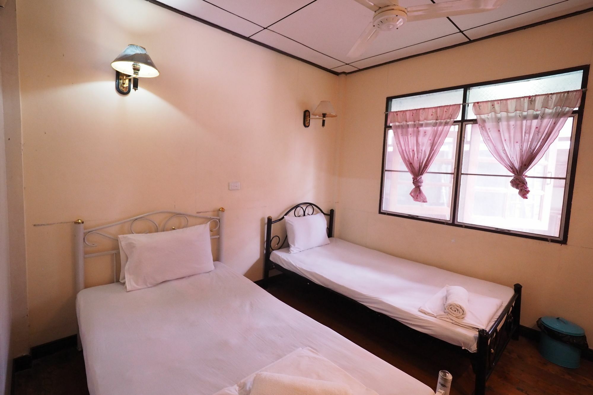 Brickhouse Ayutthaya Guesthouse Est 1986 Zewnętrze zdjęcie