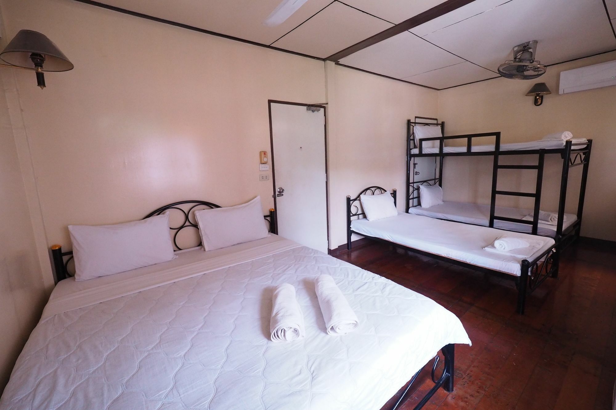 Brickhouse Ayutthaya Guesthouse Est 1986 Zewnętrze zdjęcie